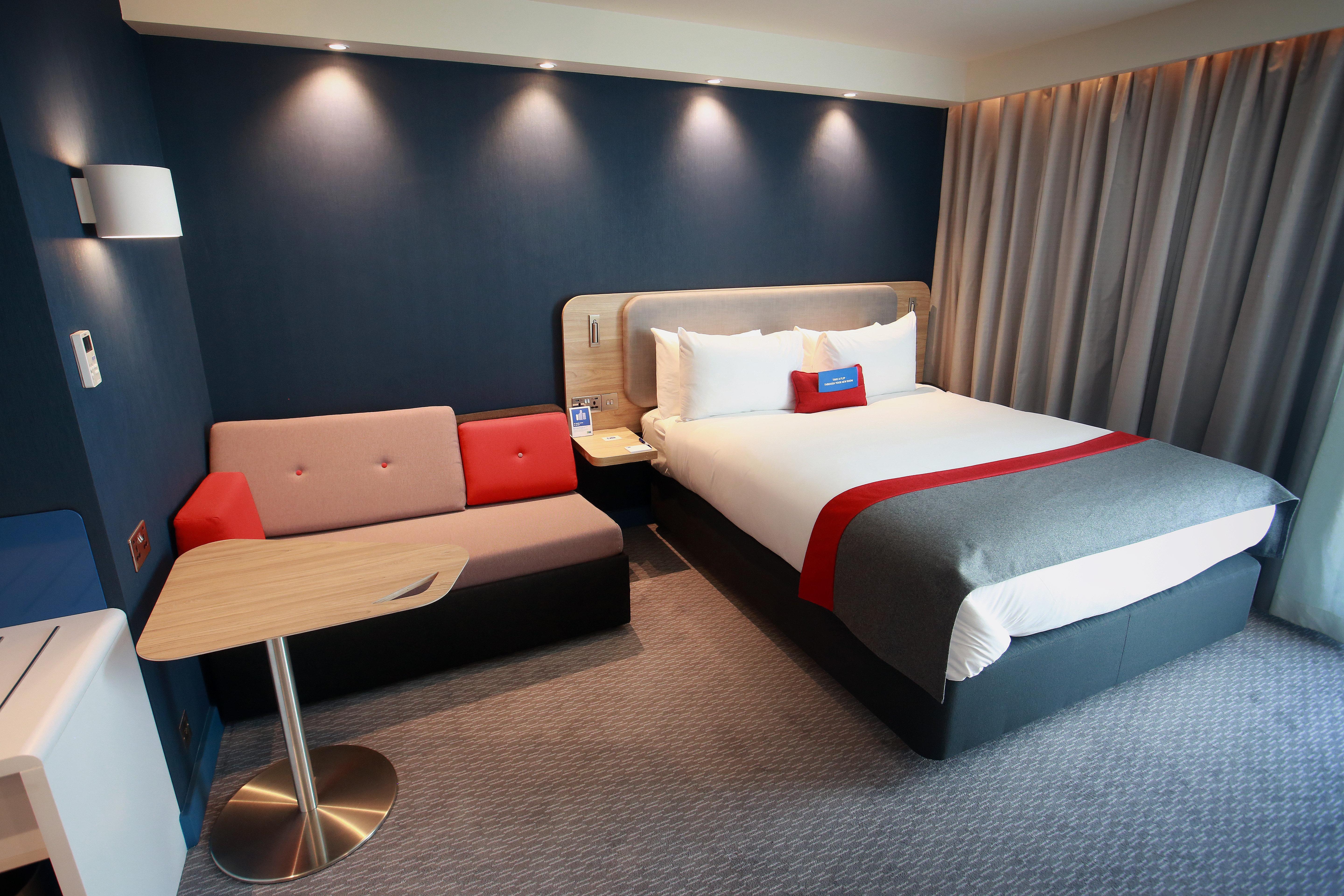 Holiday Inn Express - Manchester - Traffordcity By Ihg Urmston Exterior photo