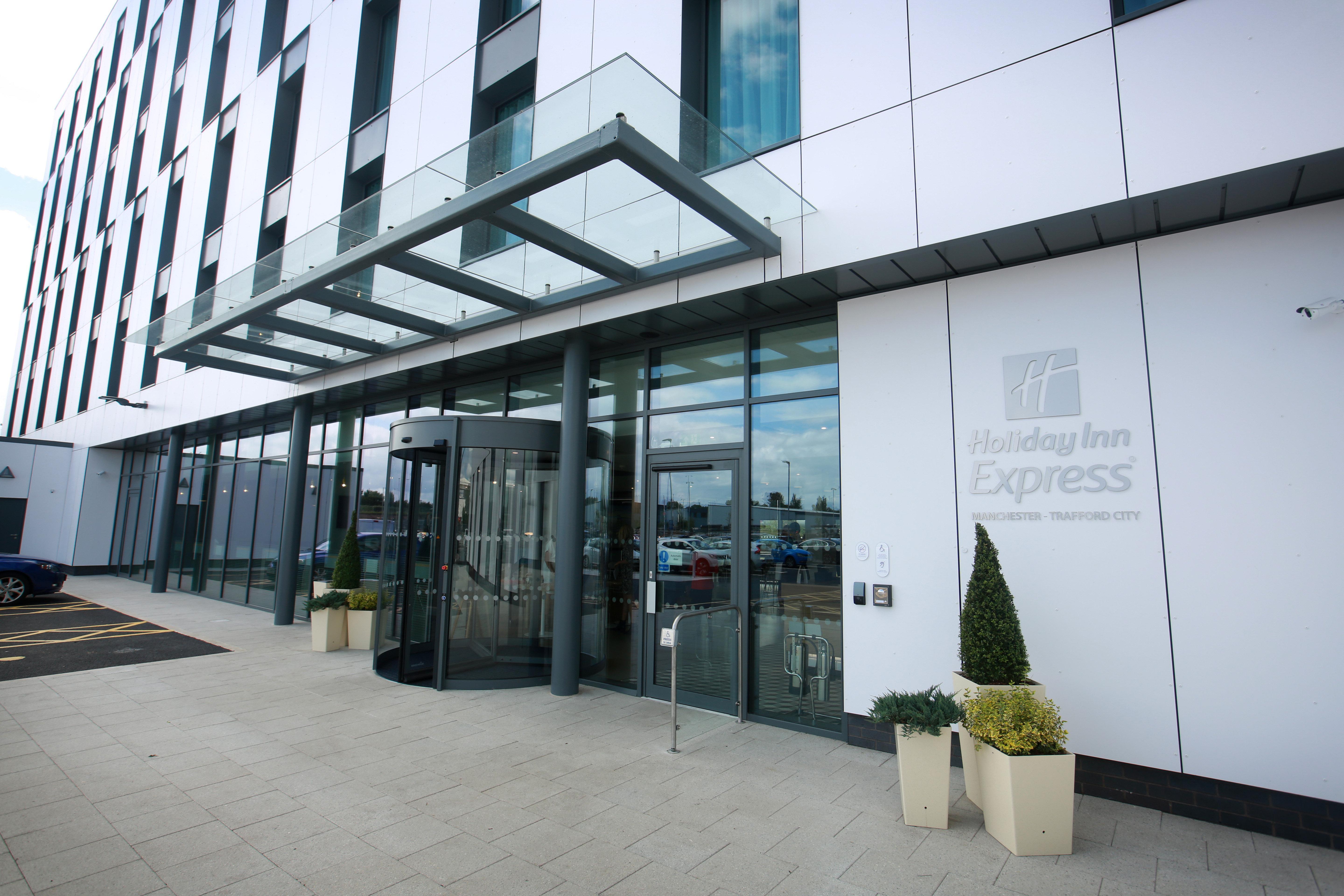 Holiday Inn Express - Manchester - Traffordcity By Ihg Urmston Exterior photo