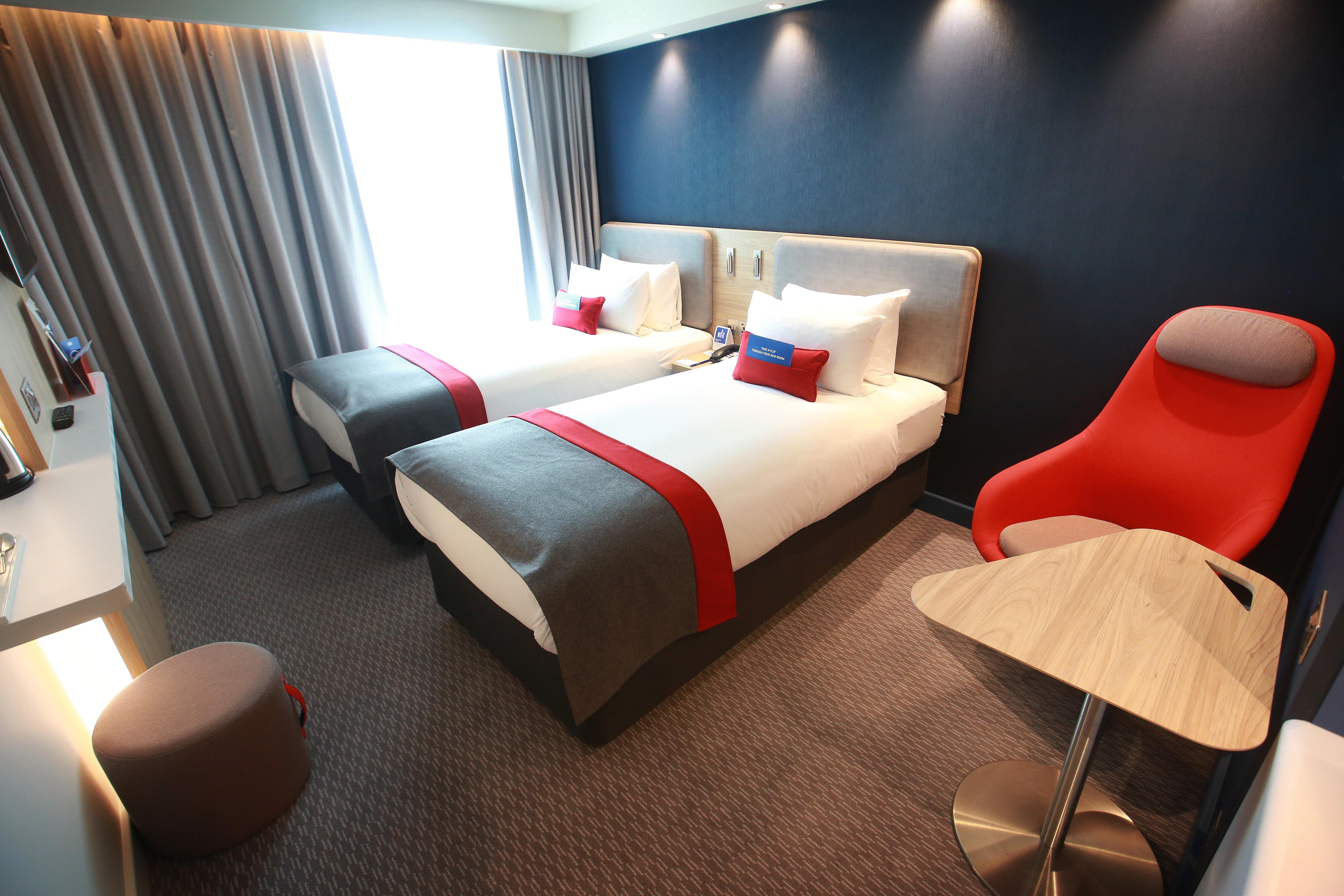 Holiday Inn Express - Manchester - Traffordcity By Ihg Urmston Exterior photo