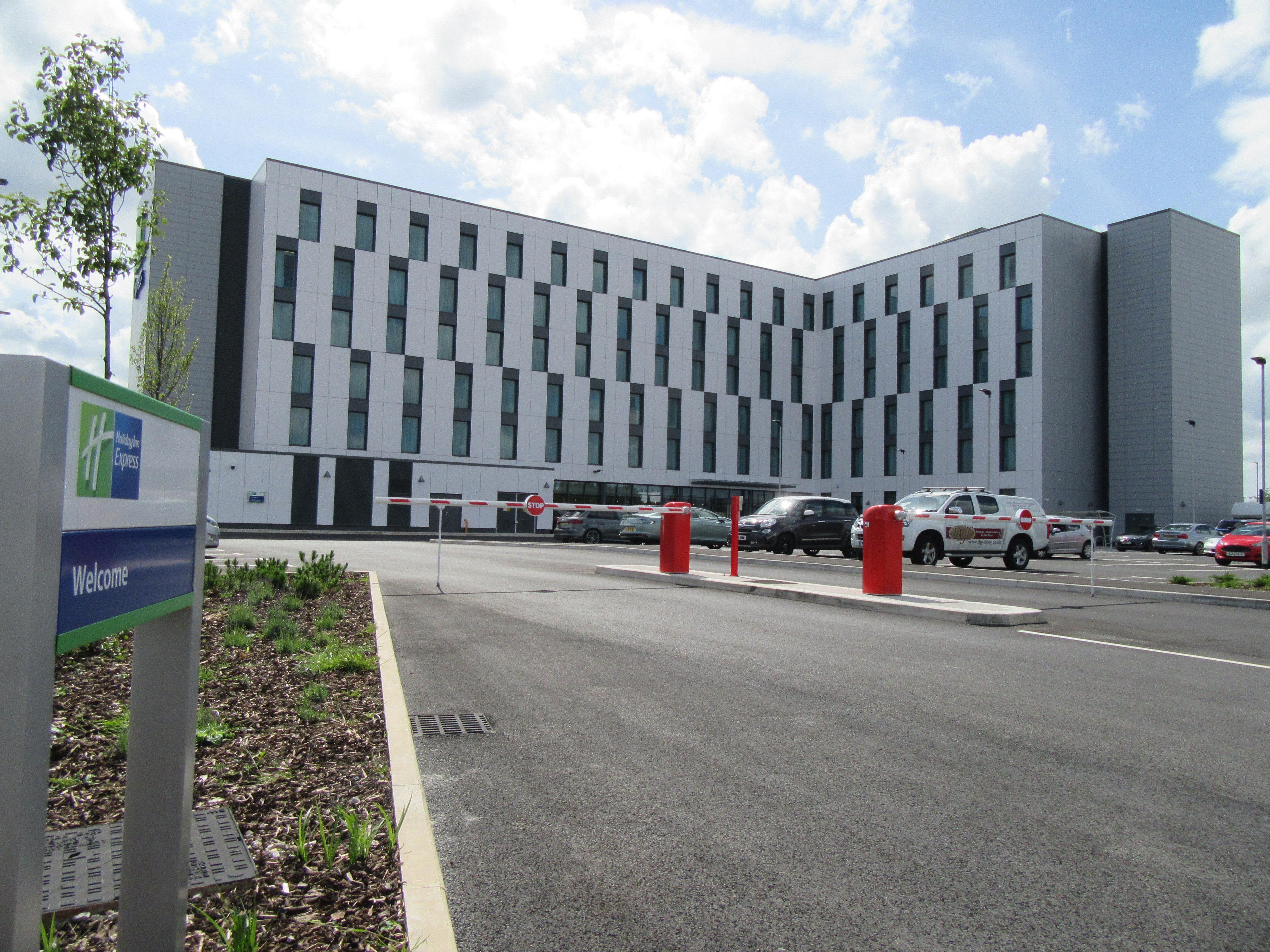 Holiday Inn Express - Manchester - Traffordcity By Ihg Urmston Exterior photo