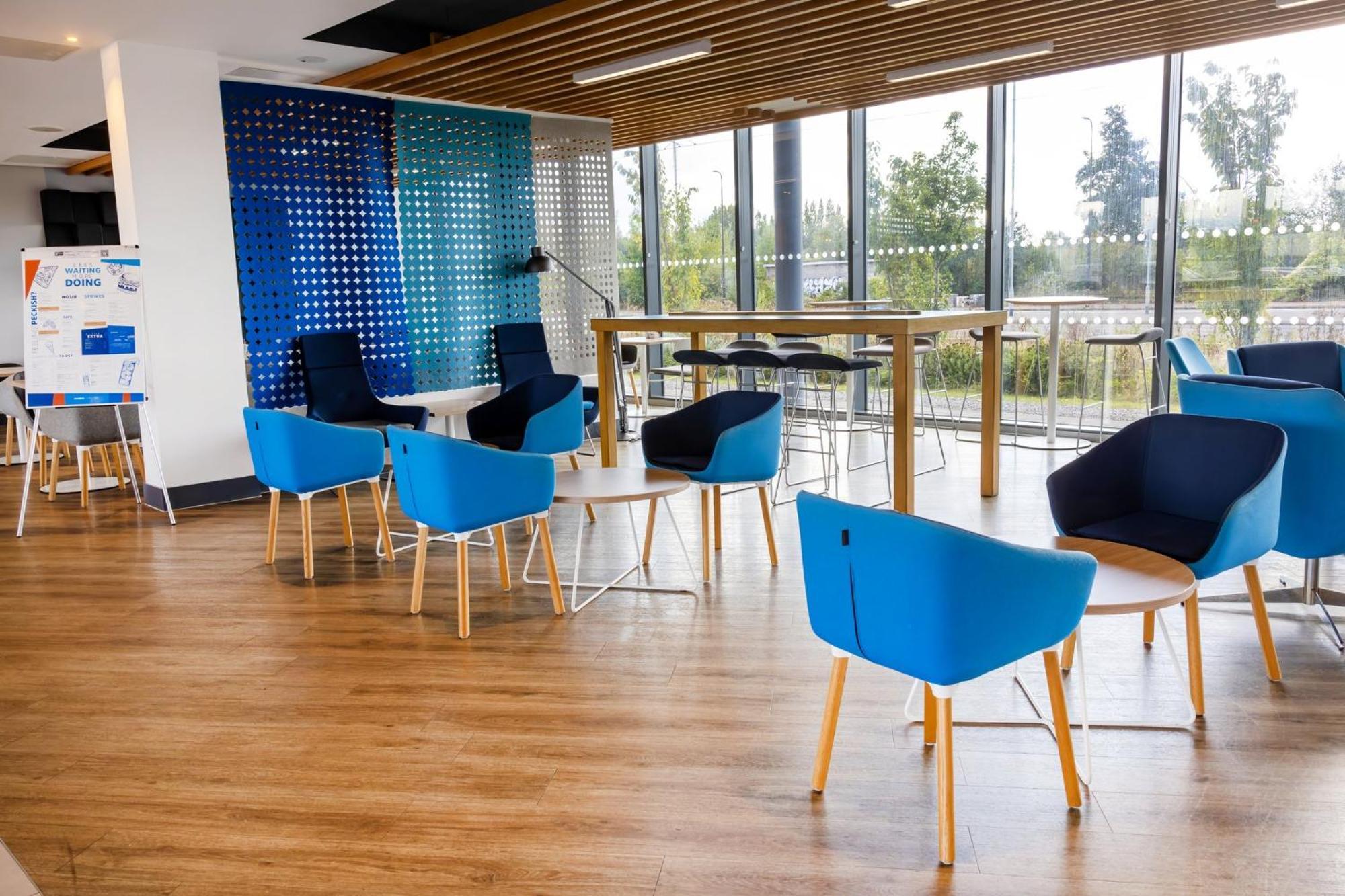 Holiday Inn Express - Manchester - Traffordcity By Ihg Urmston Exterior photo