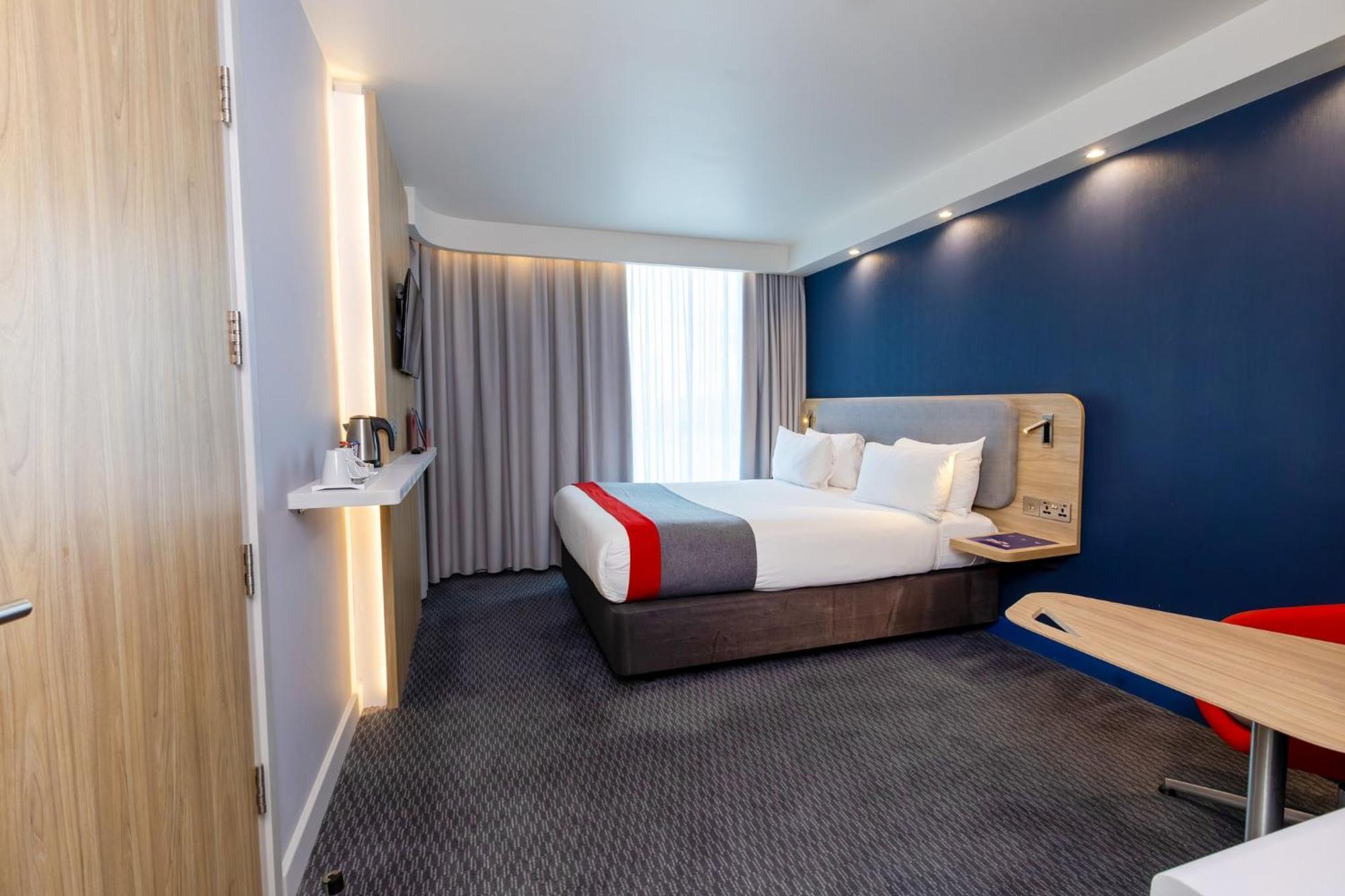 Holiday Inn Express - Manchester - Traffordcity By Ihg Urmston Exterior photo