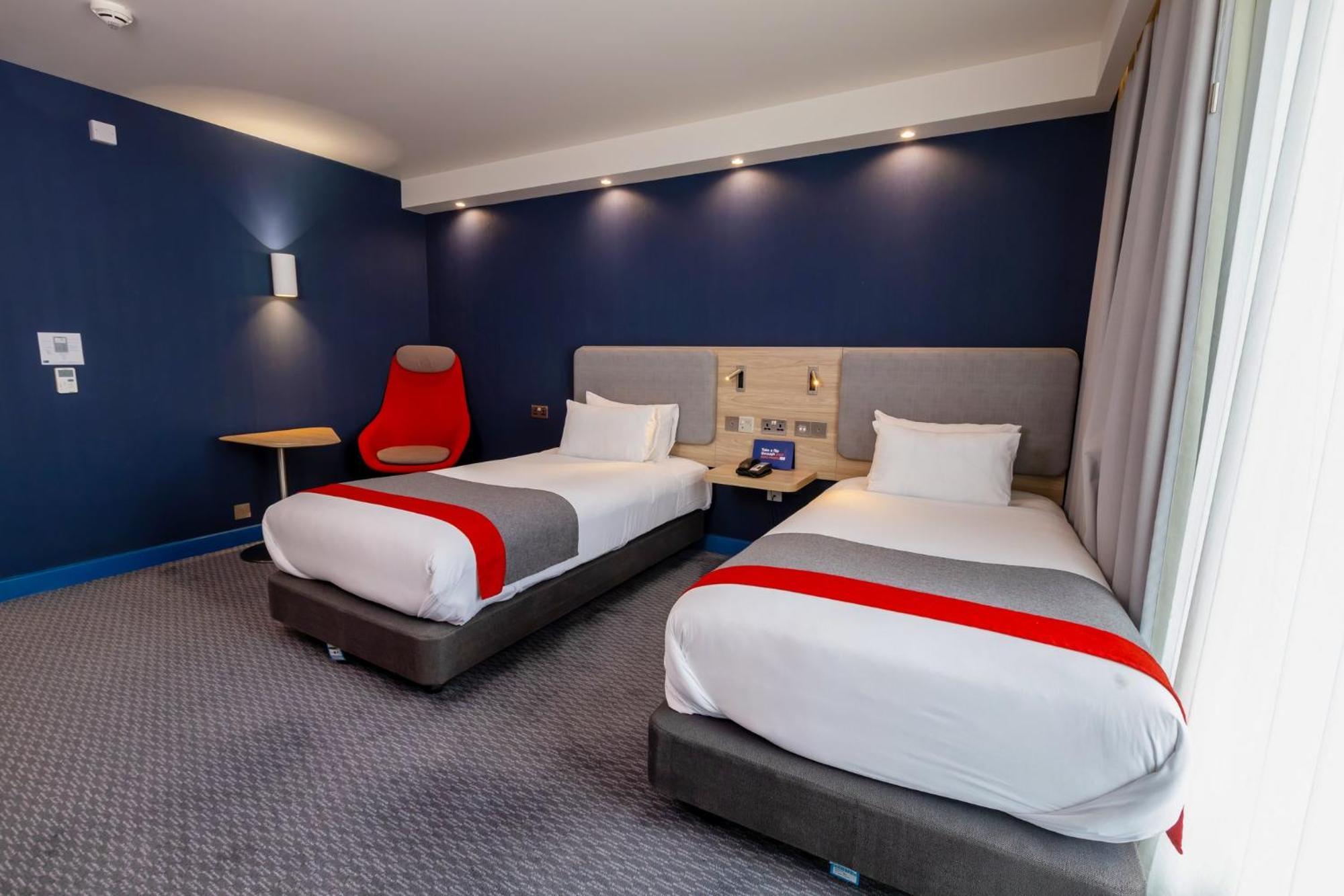 Holiday Inn Express - Manchester - Traffordcity By Ihg Urmston Exterior photo